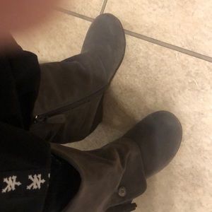 Woman’s casual boots